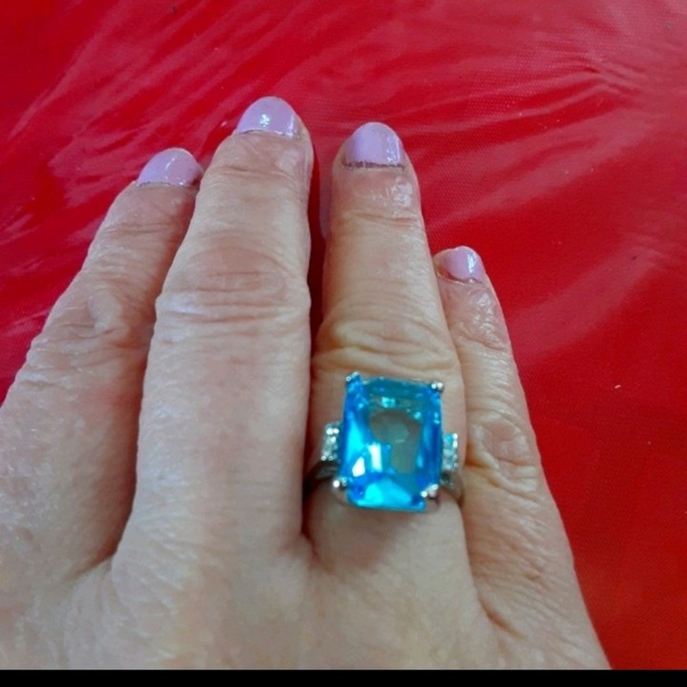 Ring aquamarine color